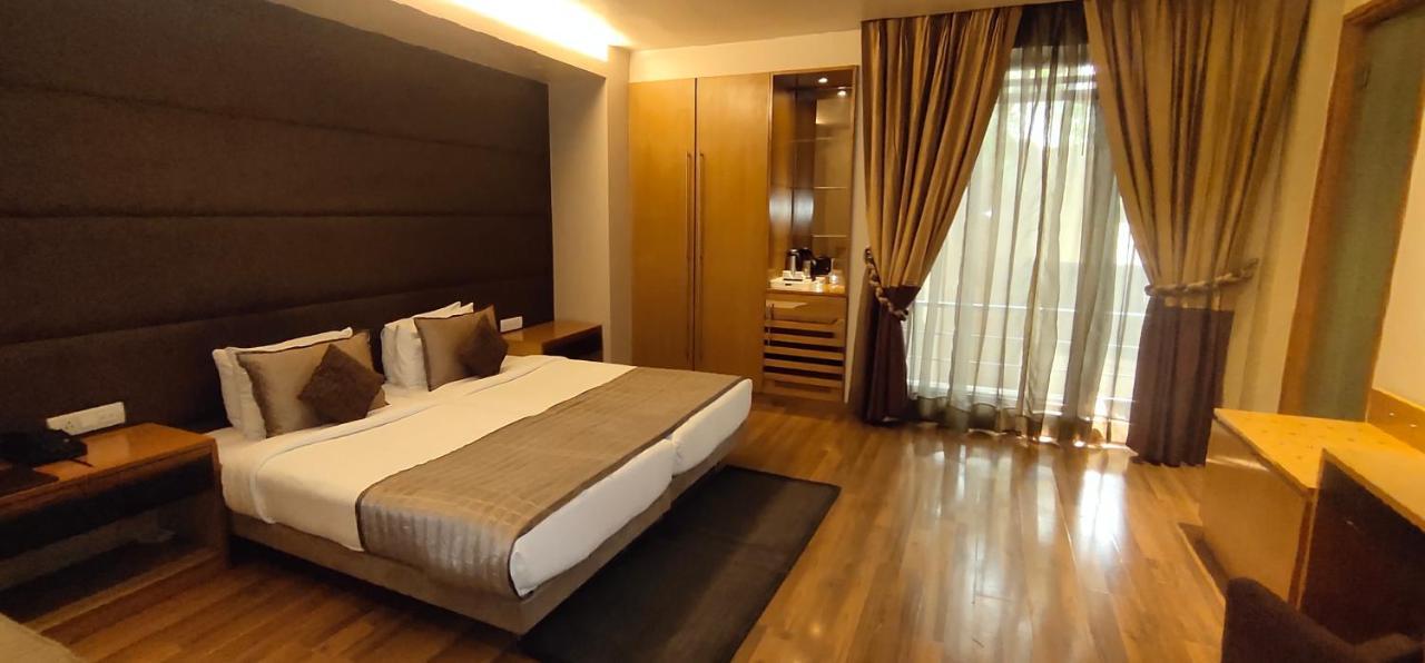 Udman Hotel Panchshila Park Yeni Delhi Dış mekan fotoğraf