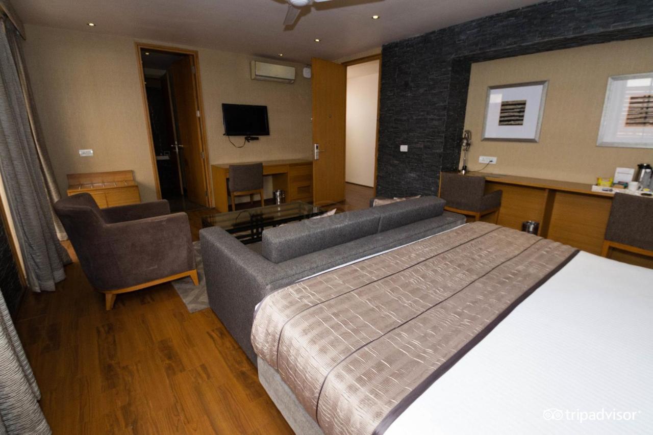 Udman Hotel Panchshila Park Yeni Delhi Dış mekan fotoğraf