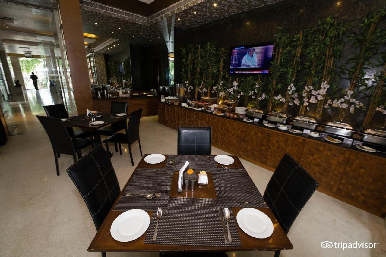Udman Hotel Panchshila Park Yeni Delhi Dış mekan fotoğraf