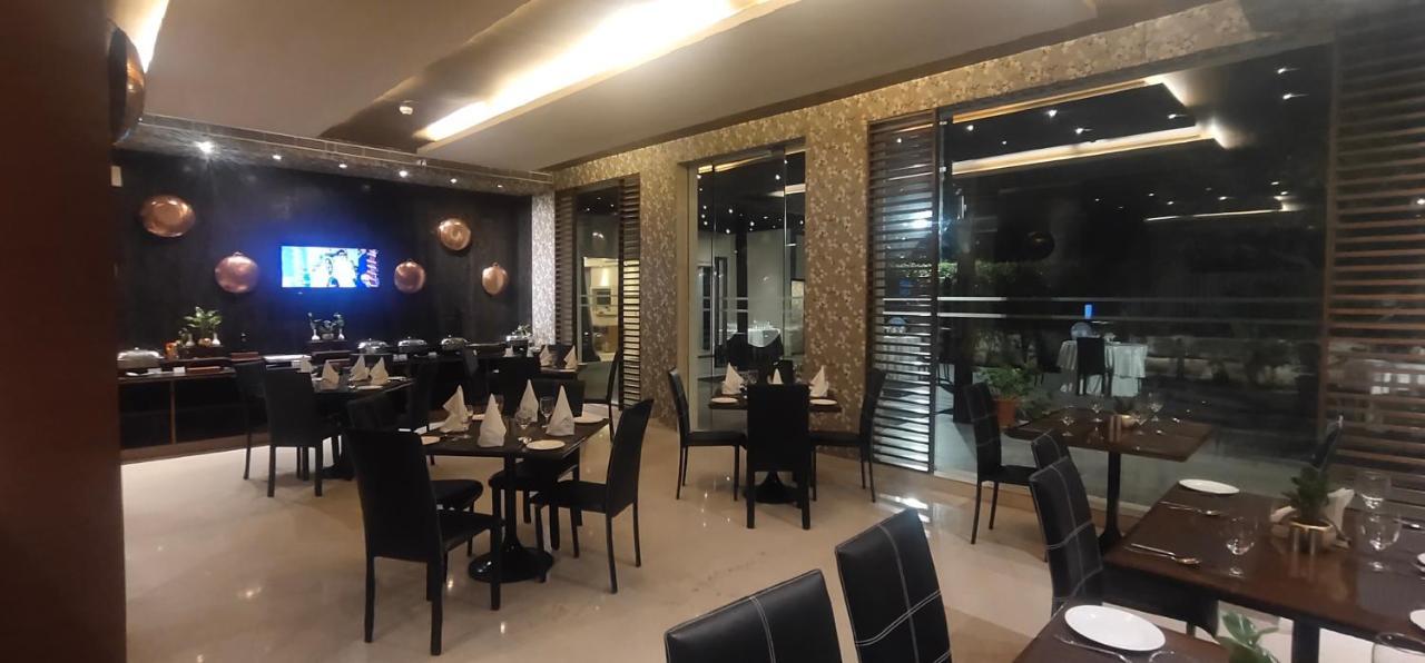 Udman Hotel Panchshila Park Yeni Delhi Dış mekan fotoğraf