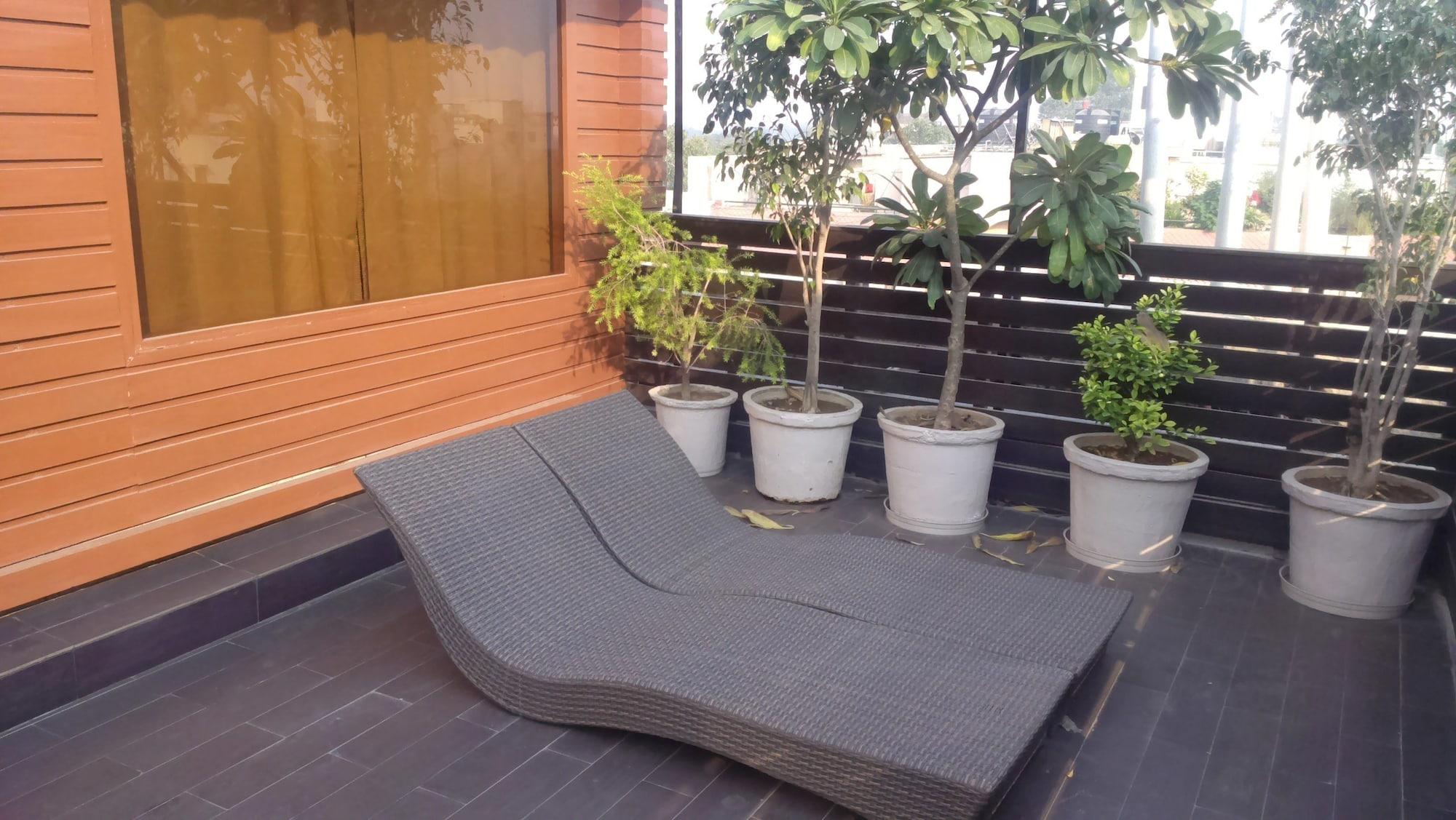 Udman Hotel Panchshila Park Yeni Delhi Dış mekan fotoğraf