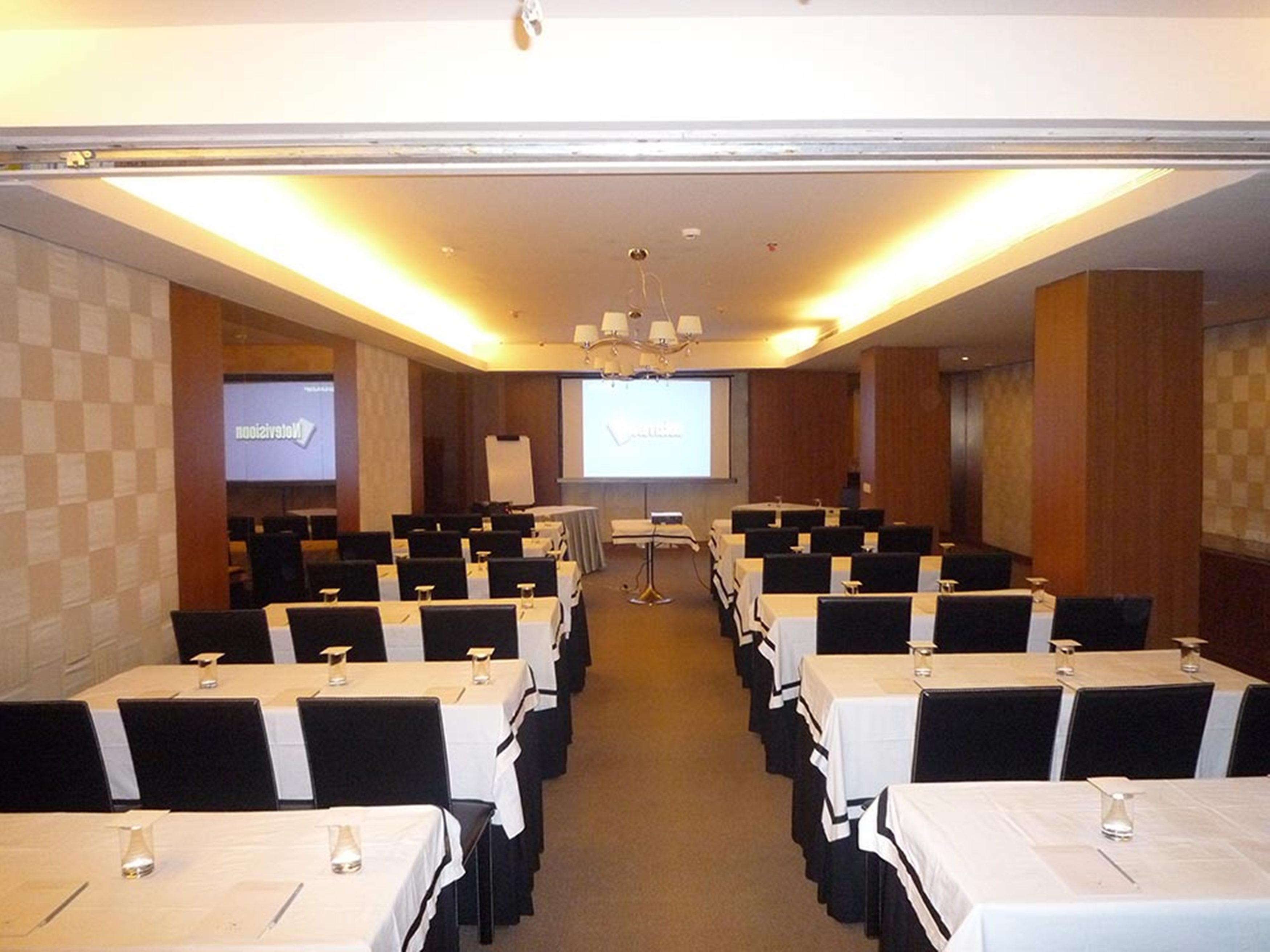 Udman Hotel Panchshila Park Yeni Delhi Dış mekan fotoğraf