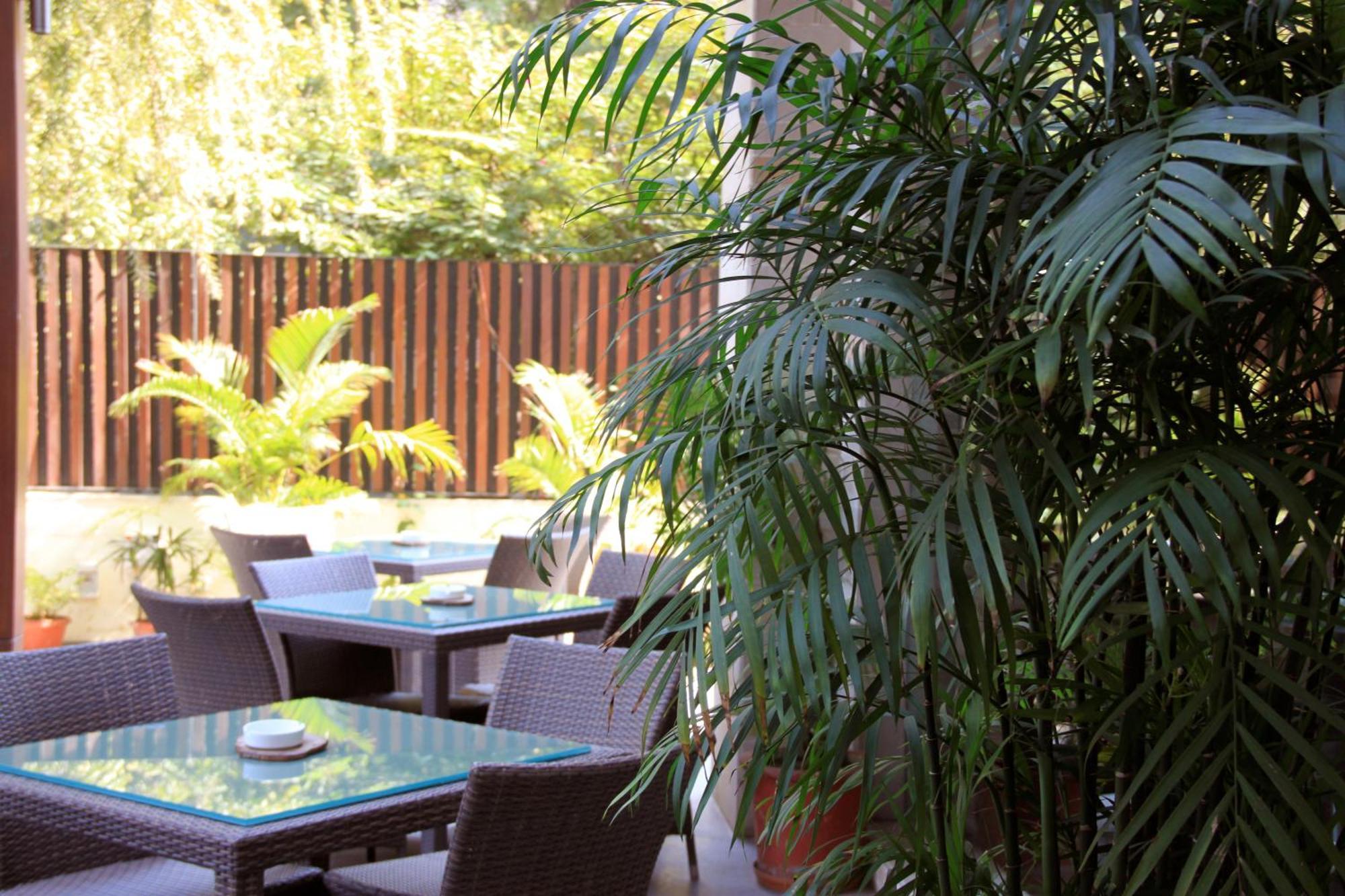 Udman Hotel Panchshila Park Yeni Delhi Dış mekan fotoğraf