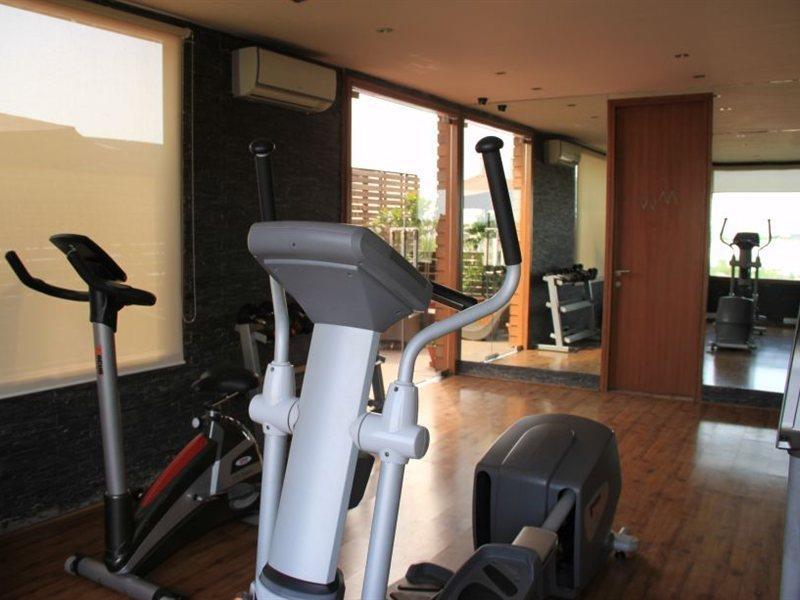 Udman Hotel Panchshila Park Yeni Delhi Dış mekan fotoğraf